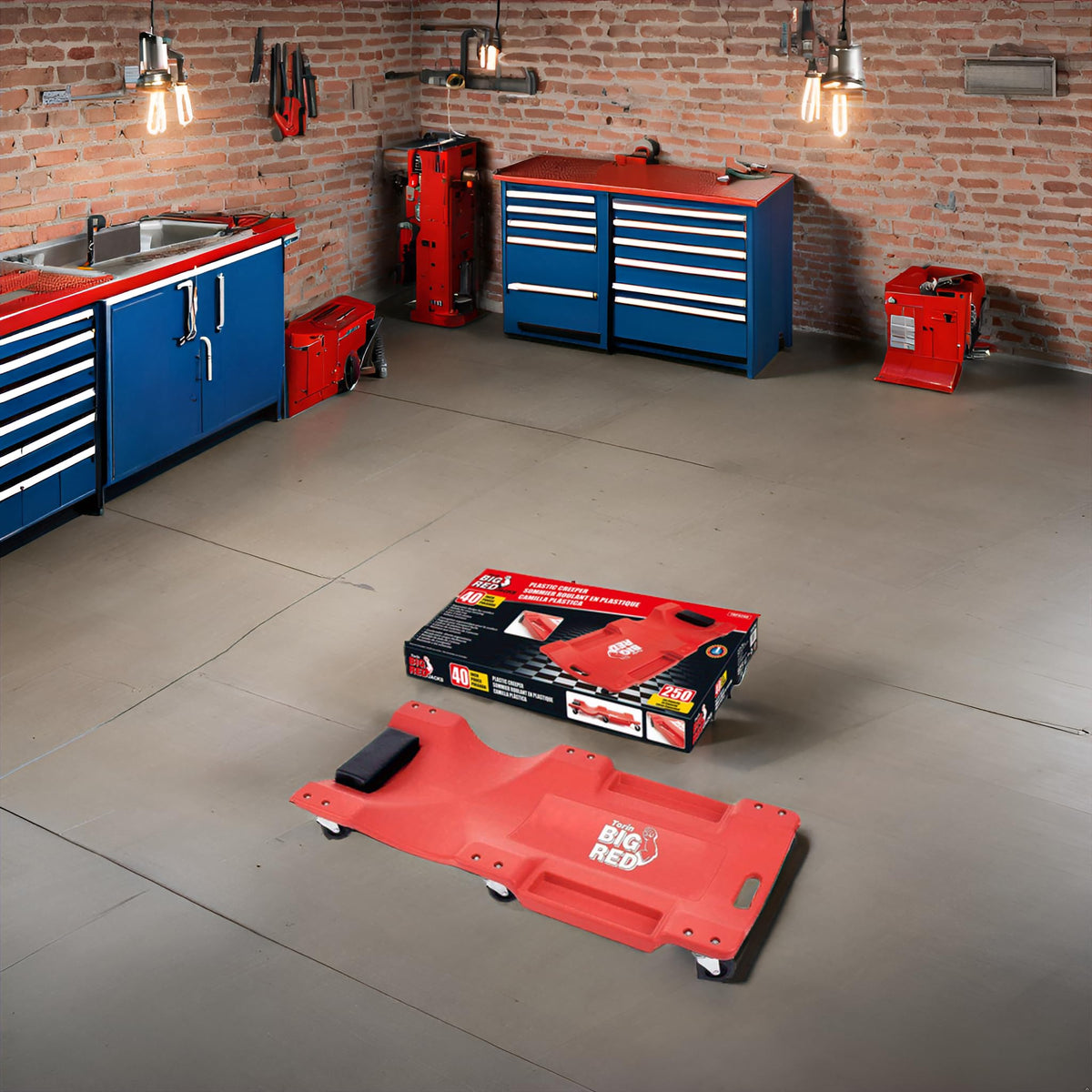Rolling Garage Creeper with Padded Headrest and 6 Casters Q910